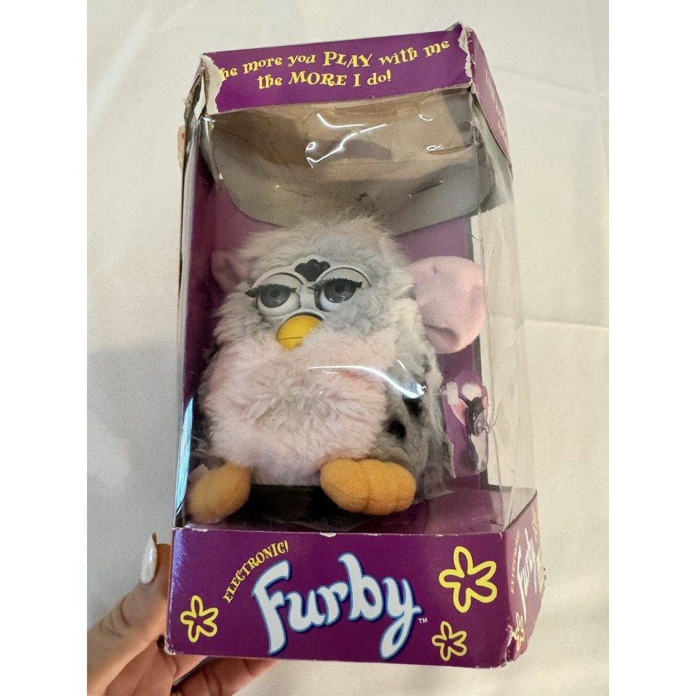 Furby 1998 Gray & Pink Snow Leopard Model 70-800 Tiger Electronic Works BOX/TAG